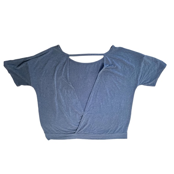 Gap Fit Blue Short Sleeves Open Back Athletic Top - Picture 2 of 9